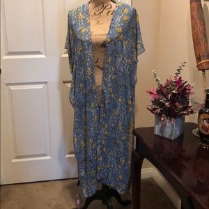 Justin&Taylor light blue floral Kimono